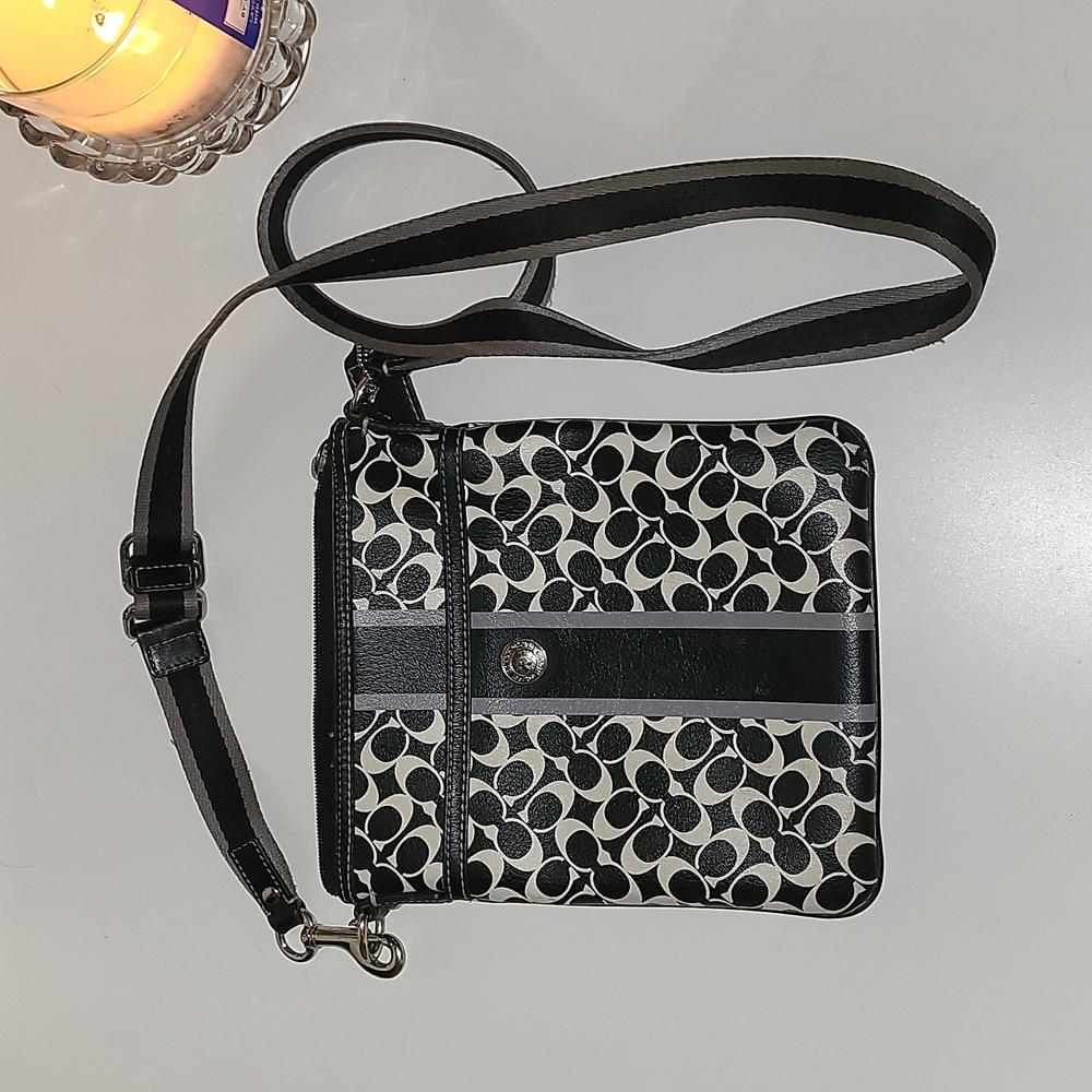 Coach leather crossbody tri color bag in black, gray, white, EUC